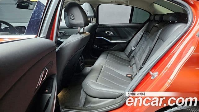 BMW 3 Series 2019 — Şəkil 12/20