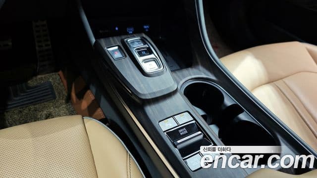 Hyundai Sonata 2020 — ფოტო 9/20