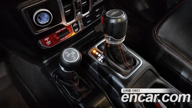 Jeep Gladiator 2021 — фото 9 из 20