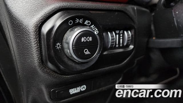 Jeep Gladiator 2021 — Şəkil 14/20