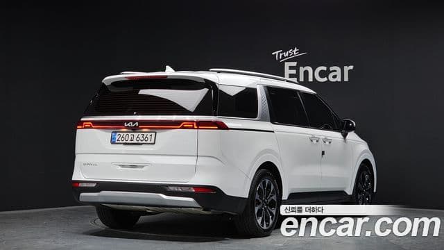 Kia Carnival 2023 — Фото 2/20