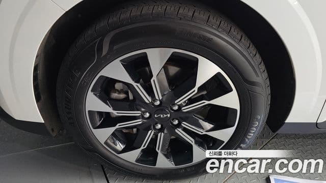 Kia Carnival 2023 — Фото 5/20