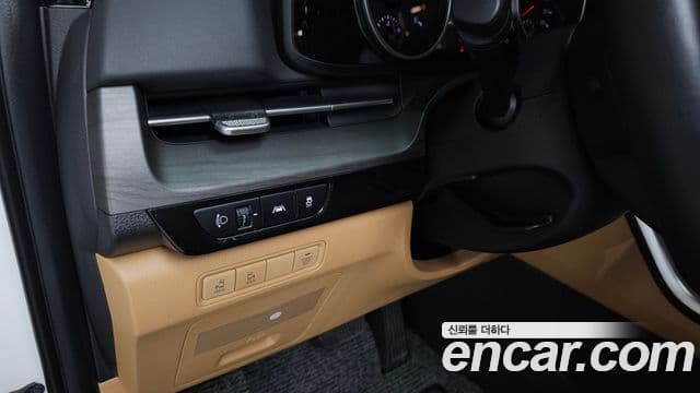 Kia Carnival 2023 — Фото 16/20