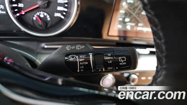 Kia Carnival 2023 — Фото 17/20