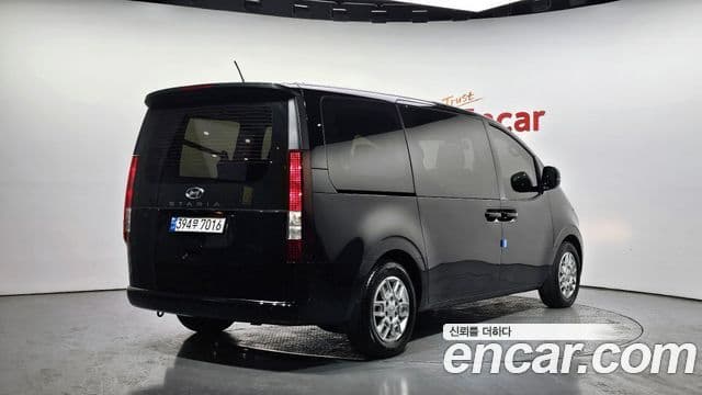 Hyundai Staria 2022 — ფოტო 2/20