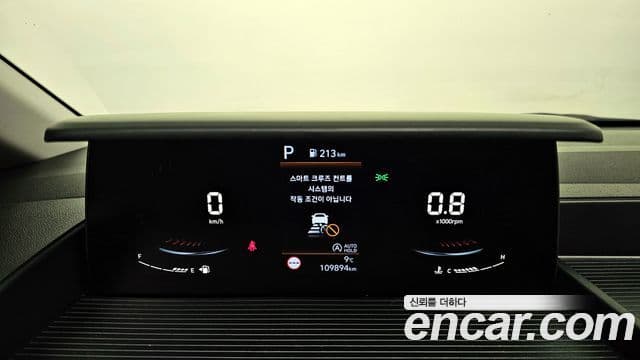 Hyundai Staria 2022 — ფოტო 8/20