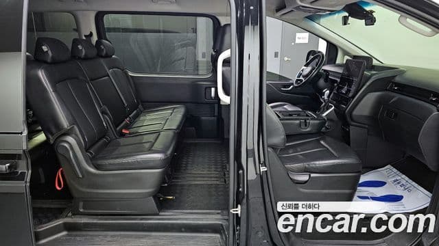 Hyundai Staria 2022 — ფოტო 11/20