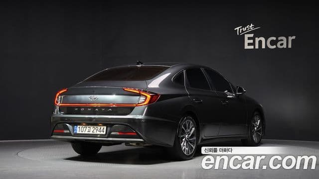 Hyundai Sonata Hybrid 2022 — ფოტო 12/20