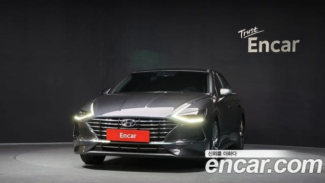 Hyundai Sonata Hybrid 2022 — ფოტო 8/20