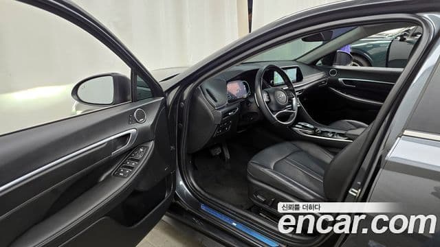 Hyundai Sonata Hybrid 2022 — ფოტო 17/20