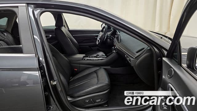 Hyundai Sonata Hybrid 2022 — ფოტო 18/20
