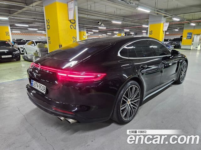 Porsche Panamera 2018 — Photo 17/20
