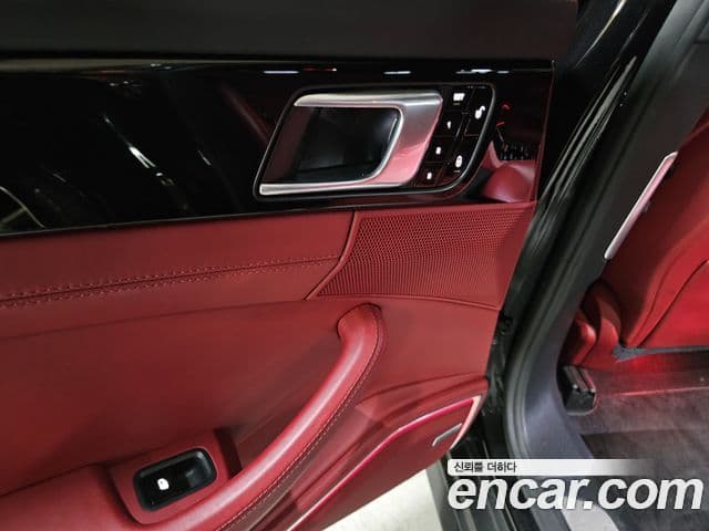 Porsche Panamera 2018 — Photo 5/20