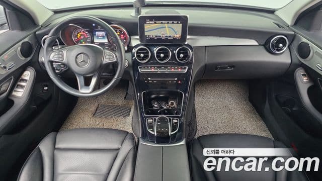 Mercedes-Benz C-Class 2018 — Фото 6/20