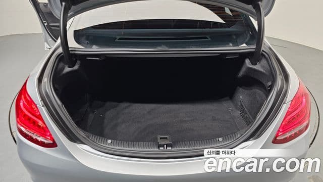 Mercedes-Benz C-Class 2018 — Фото 20/20