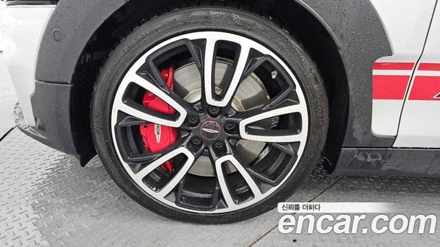 Mini Cooper S Clubman 2023 — ფოტო 5/20