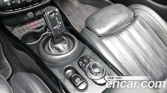 Mini Cooper S Clubman 2023 — ფოტო 9/20