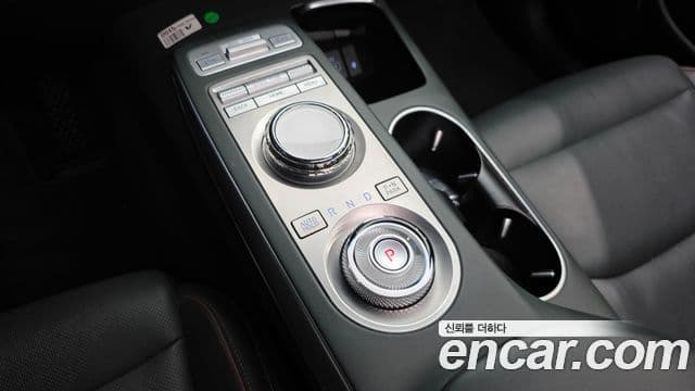 Genesis GV70 2021 — Şəkil 9/20