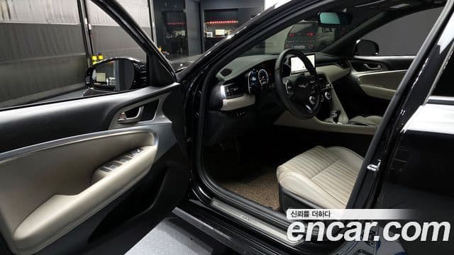 Genesis G70 2021 — ფოტო 10/20