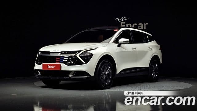 Kia Sportage 2022 — Фото 1/20