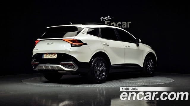 Kia Sportage 2022 — Фото 2/20