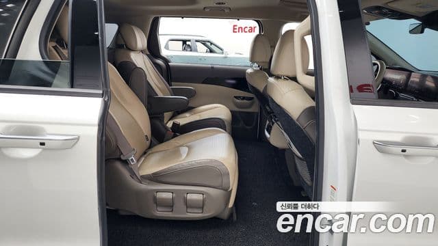 Kia Carnival 2021 — Photo 11/20