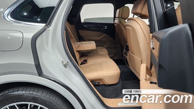 Porsche Cayenne 2022 — Şəkil 12/20