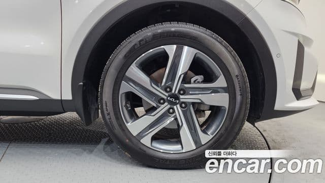 Kia Sorento 2023 — Фото 5/20