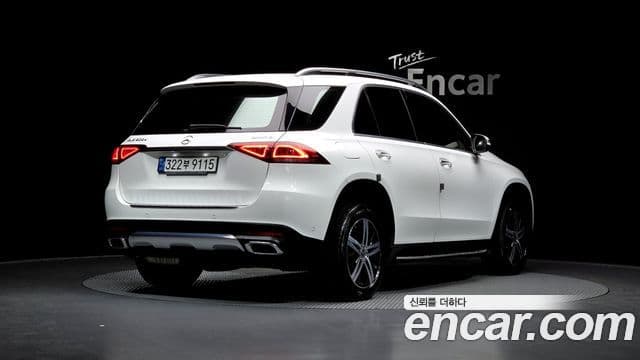 Mercedes-Benz GLE-Class 2020 — Photo 4/20