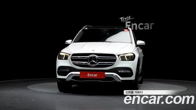 Mercedes-Benz GLE-Class 2020 — Photo 1/20