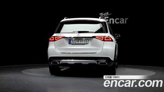 Mercedes-Benz GLE-Class 2020 — Photo 19/20