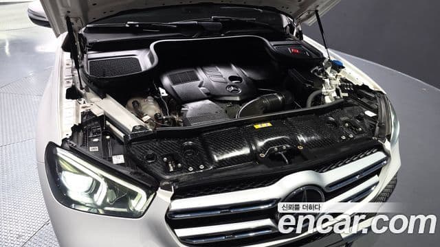 Mercedes-Benz GLE-Class 2020 — Photo 20/20