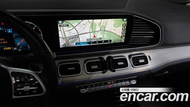 Mercedes-Benz GLE-Class 2020 — Photo 8/20