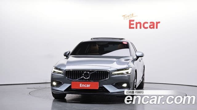 Volvo S60 2020 — ფოტო 7/20