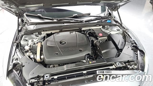 Volvo S60 2020 — ფოტო 16/20