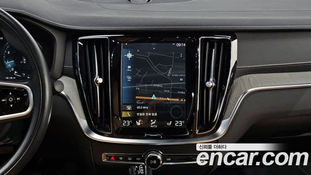Volvo S60 2020 — ფოტო 19/20