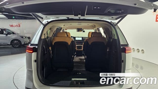Kia Carnival 2023 — фото 20 из 20