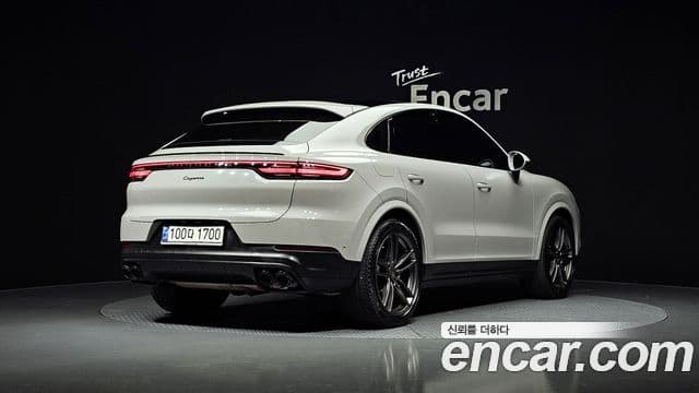 Porsche Cayenne 2021 — Photo 19/20