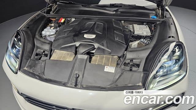 Porsche Cayenne 2021 — Photo 14/20