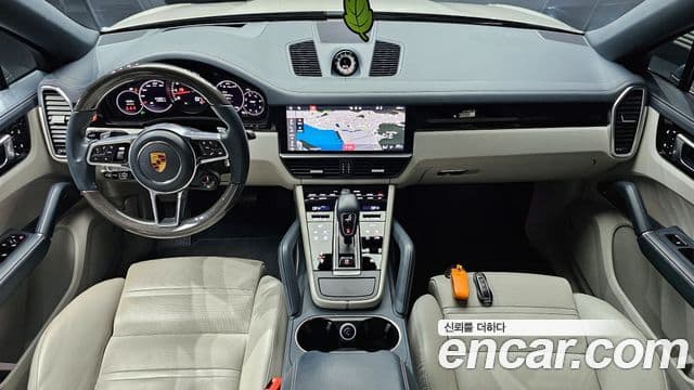 Porsche Cayenne 2021 — Photo 8/20
