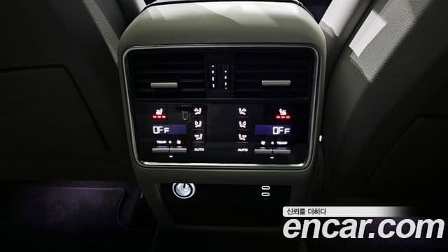 Porsche Cayenne 2021 — Photo 18/20