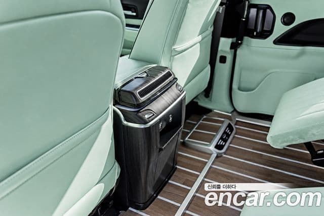 Toyota Sienna 2025 — ფოტო 17/18