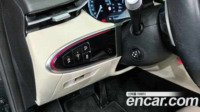 Genesis GV70 2024 — ფოტო 16/20