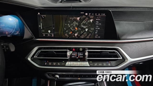 BMW X7 2022 — ფოტო 14/20