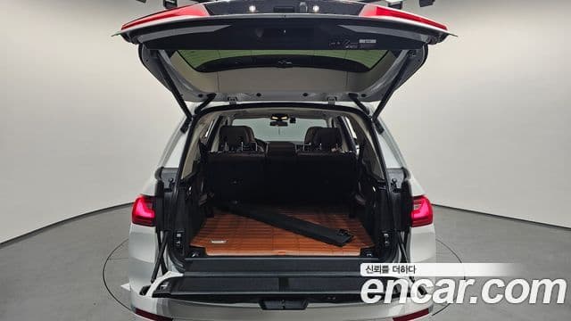 BMW X7 2022 — ფოტო 19/20