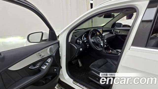 Mercedes-Benz GLC-Class 2019 — Şəkil 10/20