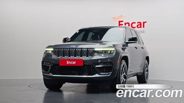 Jeep Grand Cherokee 2023 — Фото 3/20