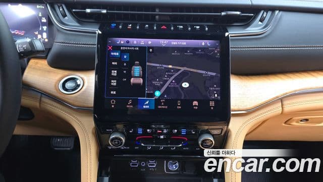 Jeep Grand Cherokee 2023 — Фото 14/20