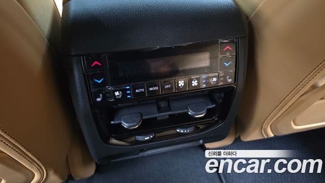 Jeep Grand Cherokee 2023 — Фото 19/20