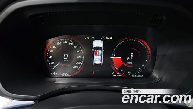 Volvo XC60 2020 — ფოტო 8/20
